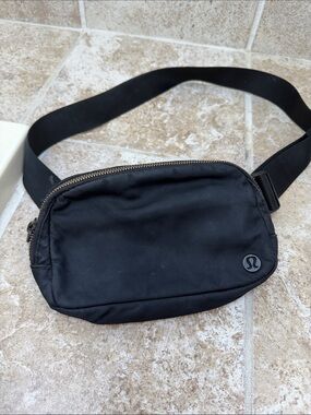 lululemon athletica Black Nylon Crossbody Belt Bag